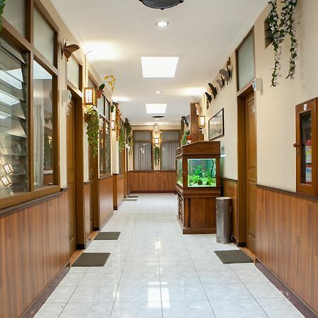 Reddoorz Plus Near Riau Street Bandung Exterior foto