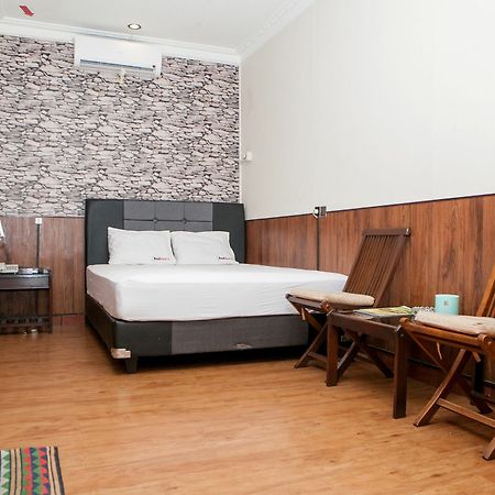 Reddoorz Plus Near Riau Street Bandung Exterior foto