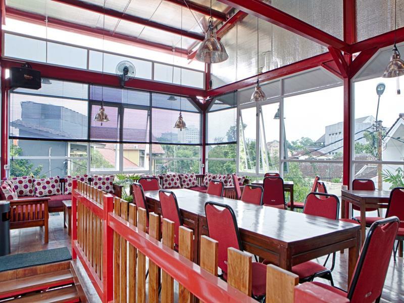 Reddoorz Plus Near Riau Street Bandung Exterior foto